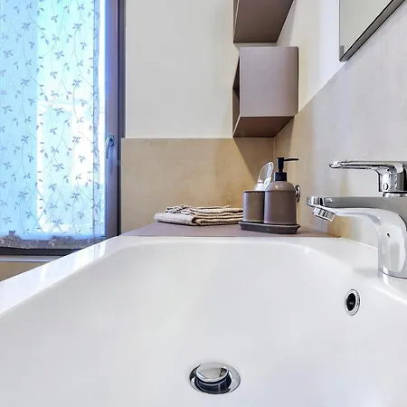شقة Liberty Apt Lierna ليكو